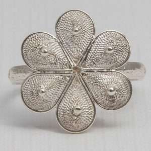 Filigree Flower Ring made by ARTEMANOS