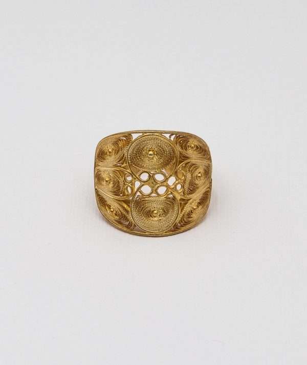 Oval Filigree Ring made by ARTEMANOS