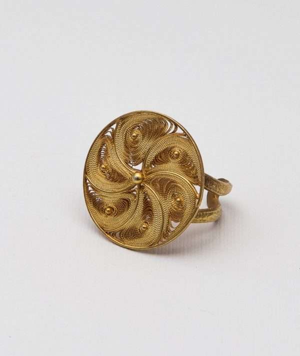Circular Filigree Ring made by ARTEMANOS