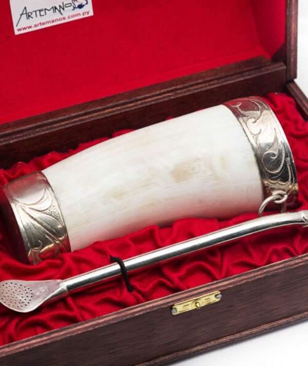 Yerba Mate Horn Cup and Silver Bombilla handmade by ARTEMANOS