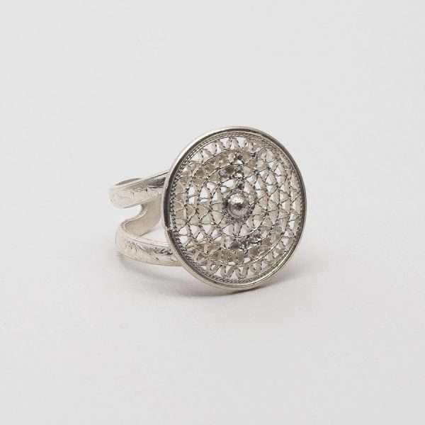 Modern Filigree Ring made by ARTEMANOS