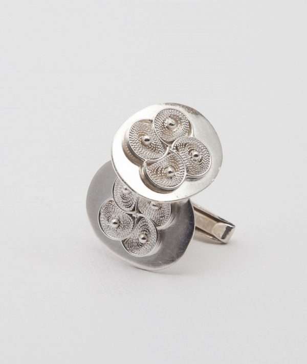 Oval Cufflinks made by ARTEMANOS