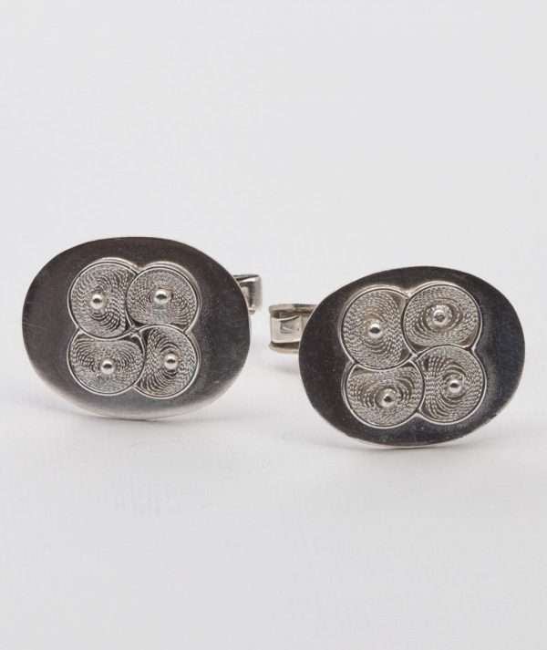 Oval Cufflinks made by ARTEMANOS