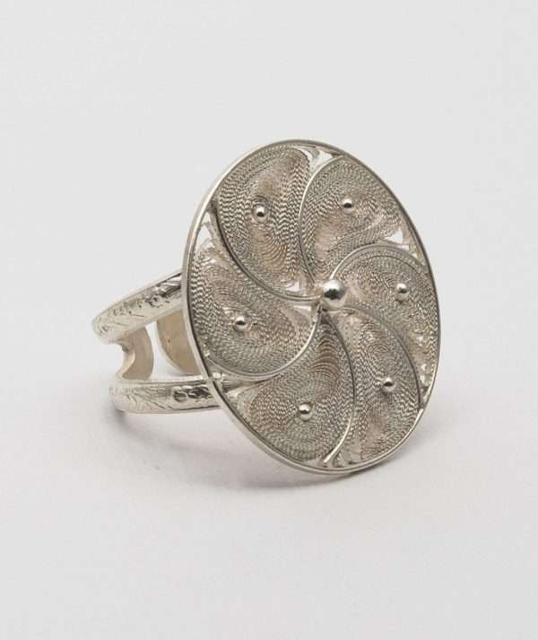 Exotic Filigree Ring made by ARTEMANOS