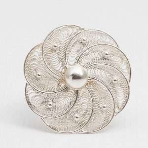 Flower Filigree Ring made by ARTEMANOS
