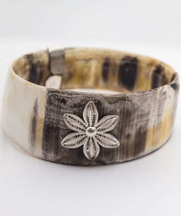 Asta Bracelet with Flower Filigree made by ARTEMANOS