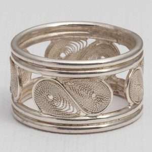 Filigree Band Ring made by ARTEMANOS